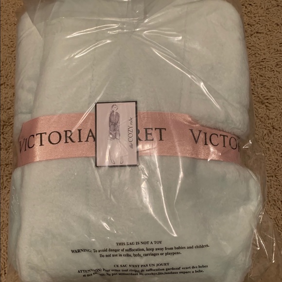 Victoria Secret The Cozy Robe - Picture 3 of 5